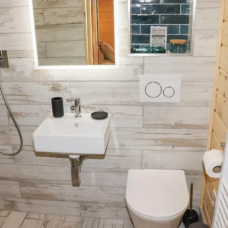 بيت للعطل Gardener's